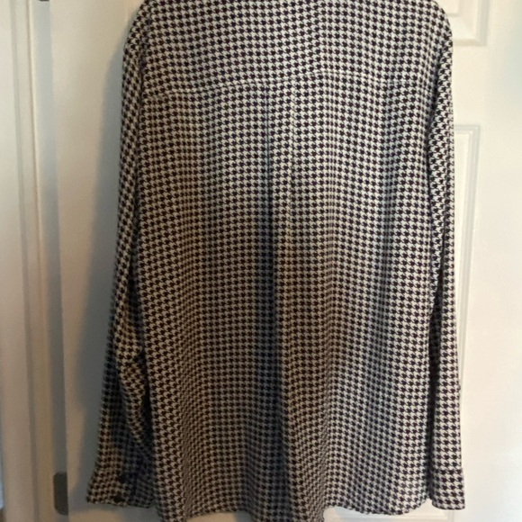 Torrid Houndstooth Blouse Size 3X - Picture 6 of 6